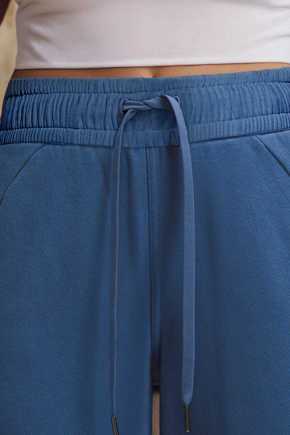 Sail Blue Drawstring High Waist Wide Leg Pocketed PantsMaterial:65%Polyester+35%Cotton

• Crafted from a luxurious sail blue fabric, these drawstring high waist pants offer a unique touch to your casual wardrobe.
• The