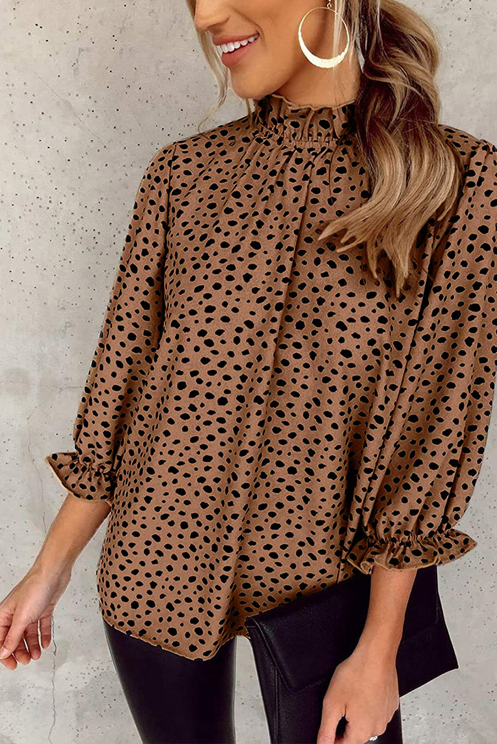 Khaki Leopard 3/4 Ruffle Sleeve Frill Neck BlouseMaterial:100%Polyester



		MOQ: From $39
	
	
		Dropshipping: Place orders at Shewin, and we will ship the merchandise directly to your customers. Our dropship 