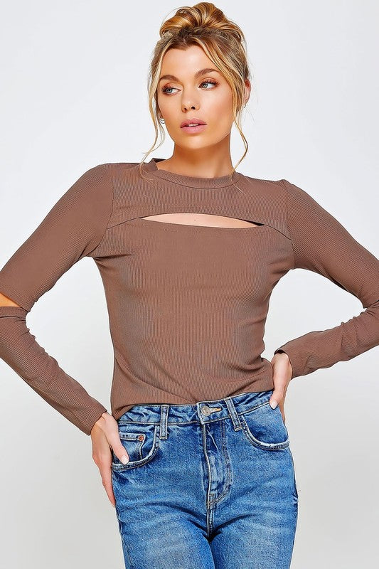 RIBBED FITTED LONG SLEEVE TOP WITH CHEST CUTOUT AN-Round neck cutout chest and slit sleeves fitted top-Ribbed material- Model in taupe is 5' 8" 32-23-34 and wearing a small
Style: casual
Print / Pattern: solid rib
S