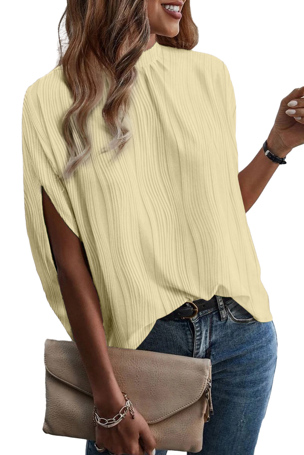 White Textured Batwing Sleeve Mock Neck BlouseMaterial:90%Polyester+10%Elastane



		With its relaxed batwing sleeves and mock neck, this blouse offers a trendy and fashionable look.
	
	
		The comfortable a