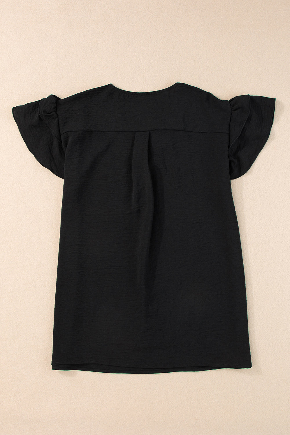 Black Solid Color V Neck Ruffle Short Sleeve BlouseMaterial:100%Polyester



		Achieve a graceful and elegant look with this plain blouse. 
	
	
		The V-neck design adds a touch of sexiness and femininity, while 