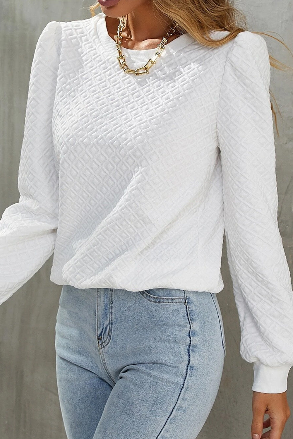 White Textured Puff Long Sleeve Round Neck TopMaterial:97%Polyester+3%Elastane

• Elevate your casual style with this top, perfect for a relaxed yet chic look.
• The textured fabric adds interest to the plain 