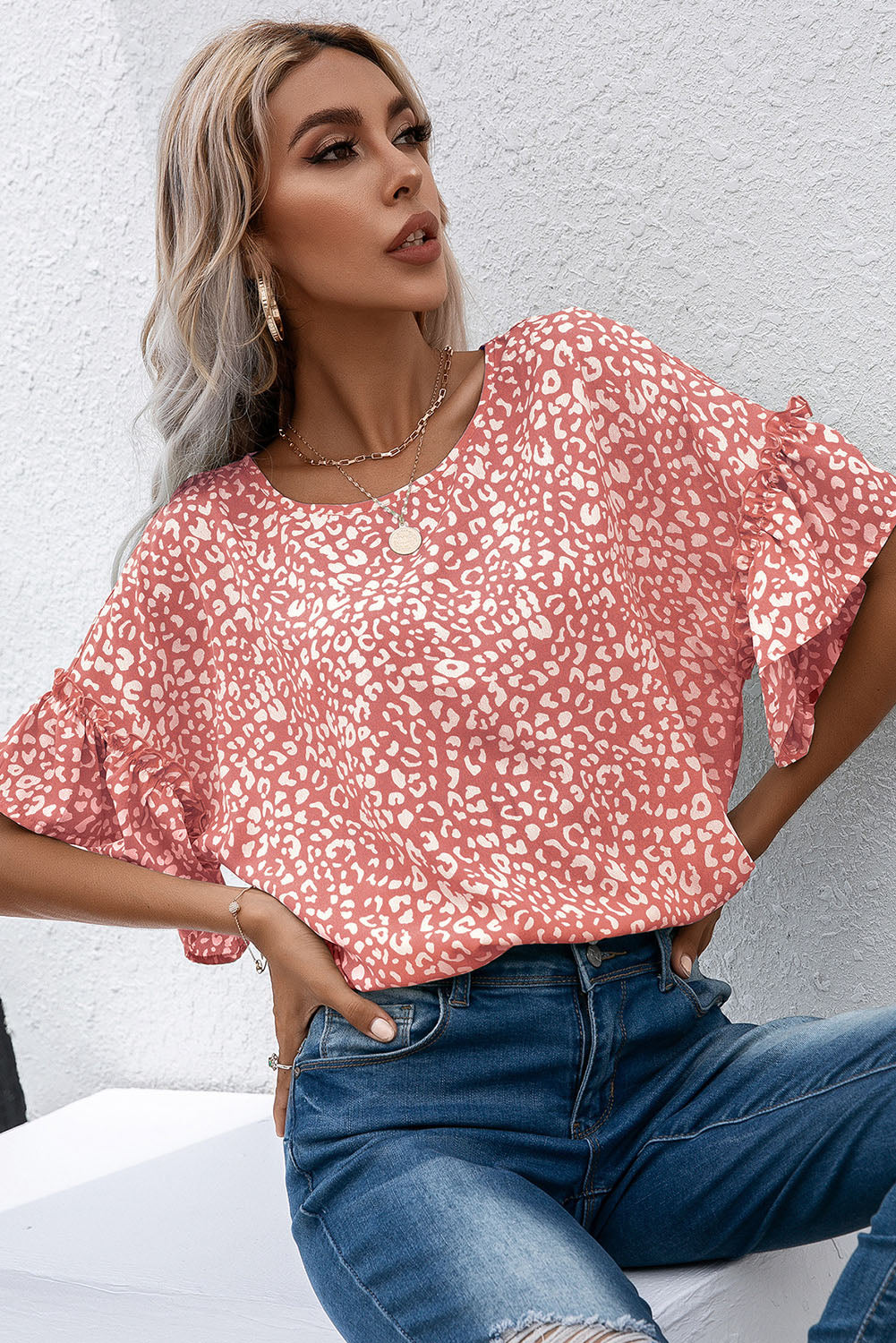 Pink Leopard Print Casual Flounce Sleeve Blouse for WomenMaterial:100%Polyester



		•A stylish, trendy way to add a touch of animal print to your wardrobe.
	
	
		•The flounce sleeves add a playful touch to a classic 