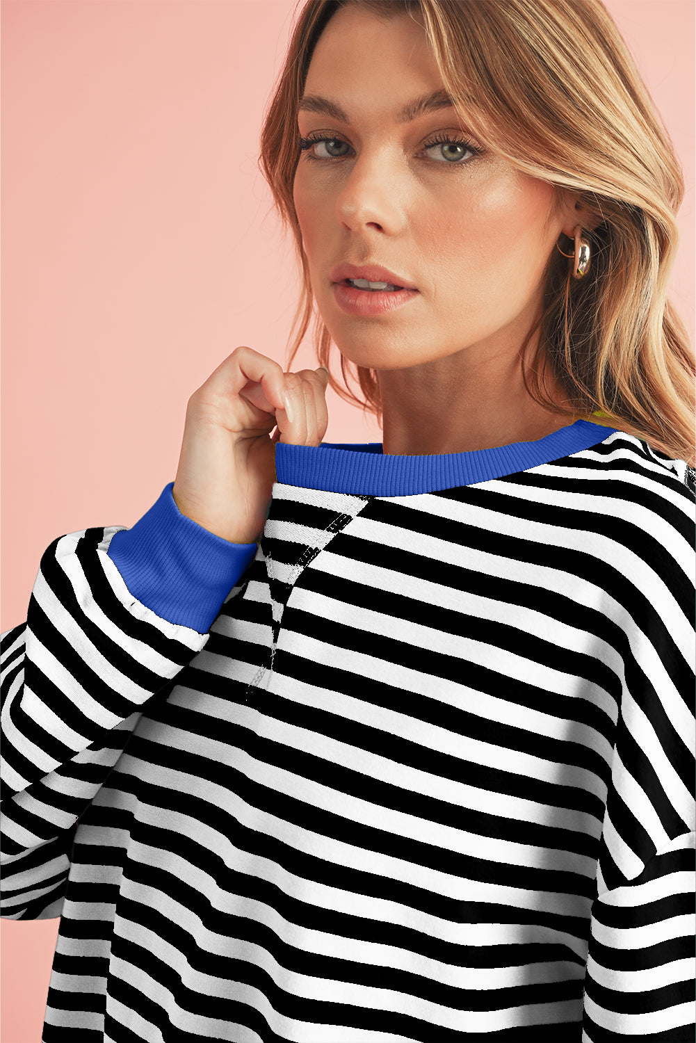 Red Stripe Contrast Edge Oversized PulloverMaterial:95%Cotton+5%Elastane


 Size Chart (CM)



Sizes 



Bust
 



Hem_Width
 



Shoulder
 



Sleeve_Length
 



Length
 





Relax
 



Relax
 



Relax
 