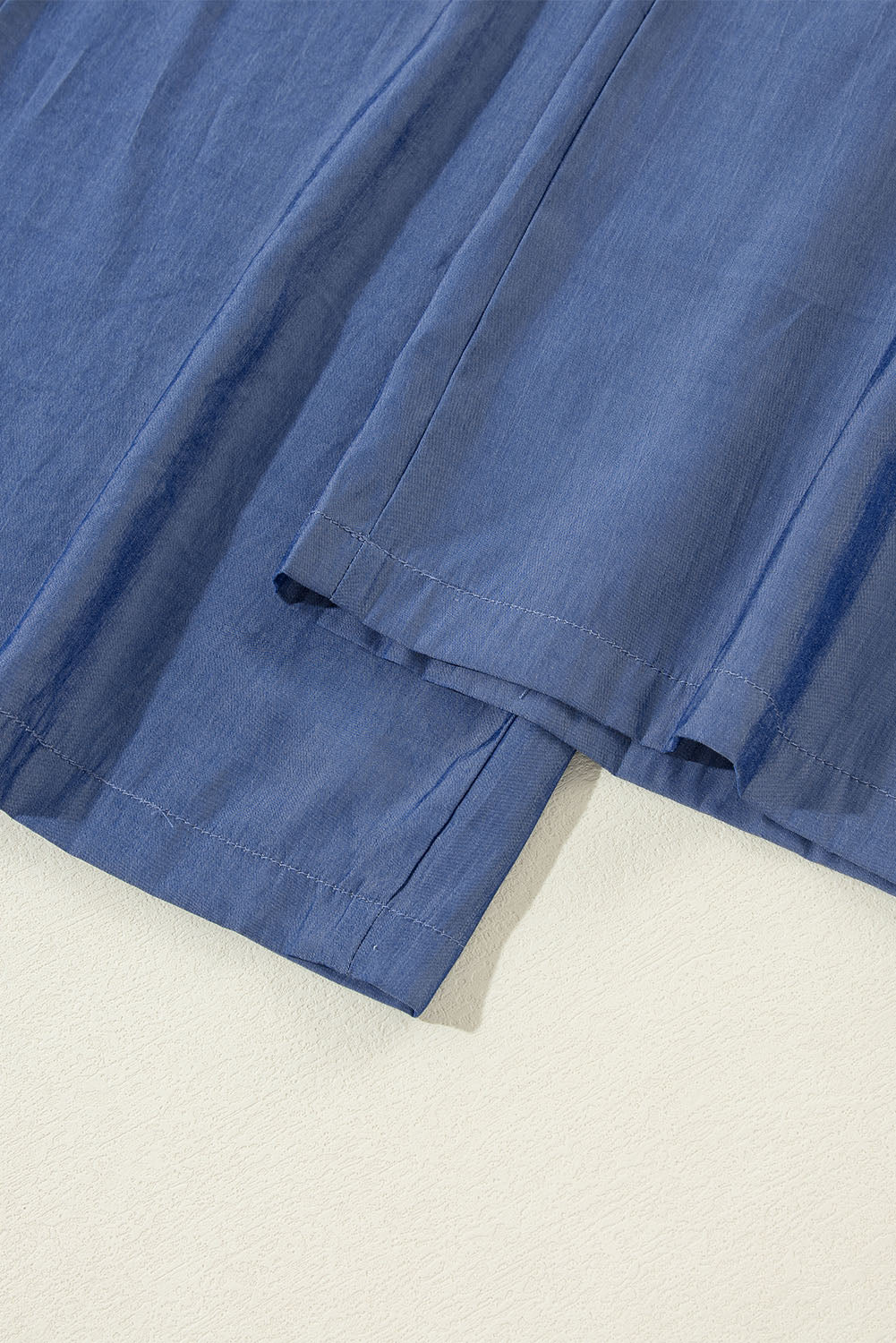 Wild Wind Belted Frill Waist Wide Leg Loose PantsMaterial:55%Viscose+45%Polyester



		Crafted with a belted frill waist, the pants offer a chic and trendy look suitable for any casual or semi-formal occasion.
	