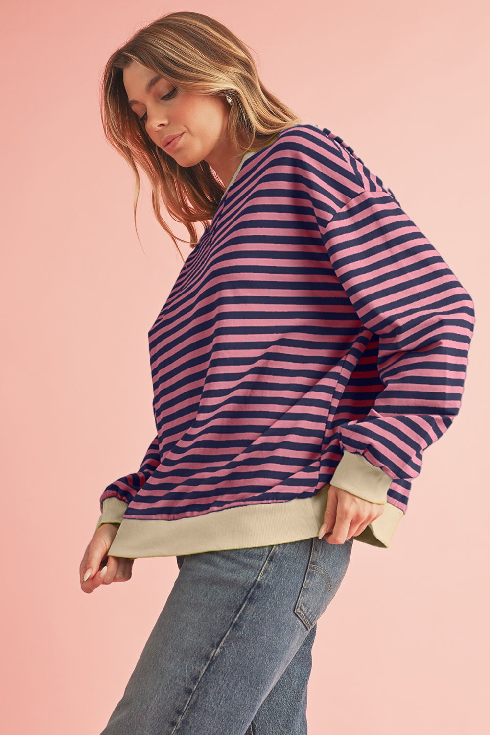 Red Stripe Contrast Edge Oversized PulloverMaterial:95%Cotton+5%Elastane


 Size Chart (CM)



Sizes 



Bust
 



Hem_Width
 



Shoulder
 



Sleeve_Length
 



Length
 





Relax
 



Relax
 



Relax
 