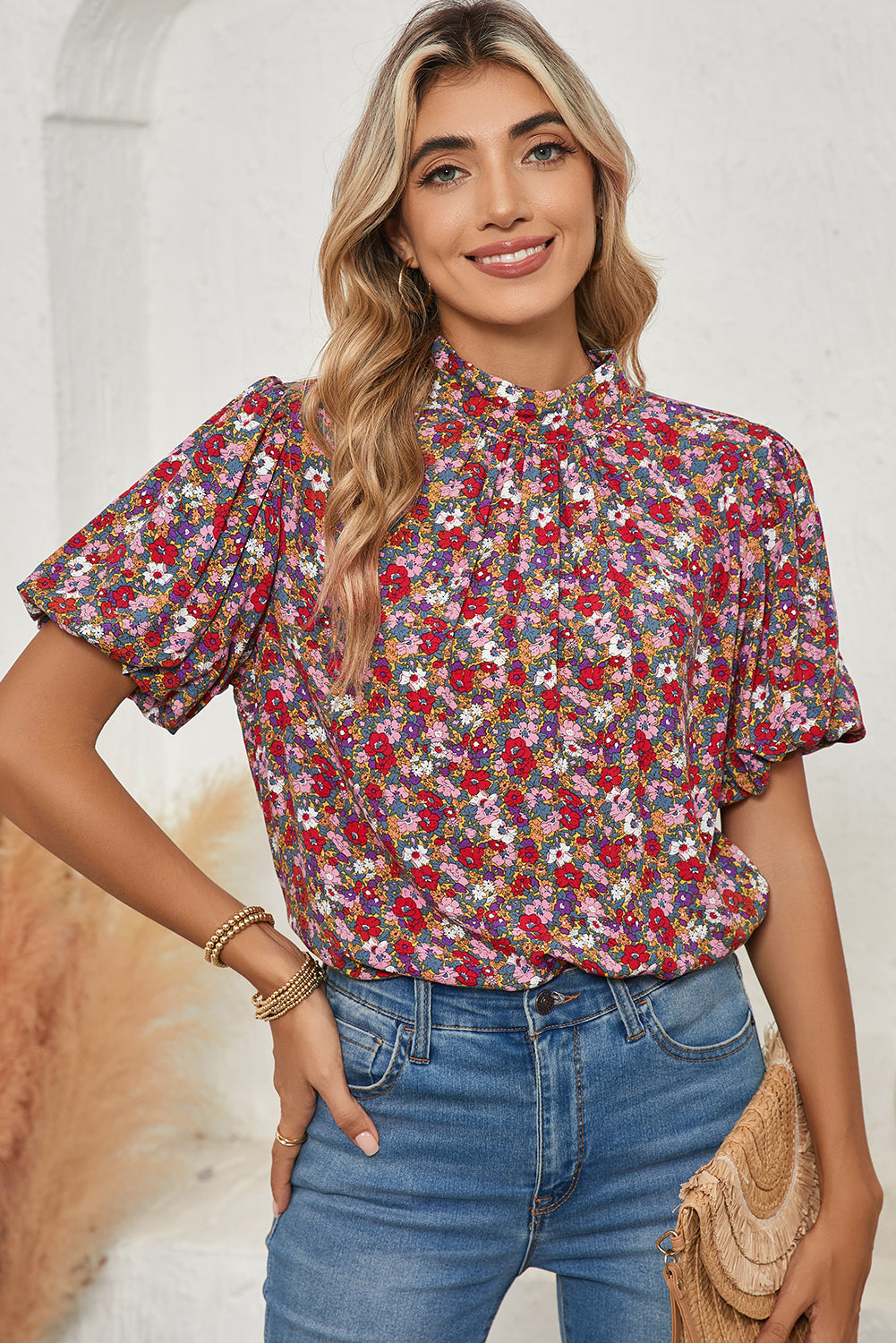 Purple Boho Floral Print Mock Neck Puff Sleeve BlouseMaterial:100%Viscose



		The blouse features a beautiful floral print that exudes a bohemian vibe. The intricate and vibrant patterns add a touch of femininity an