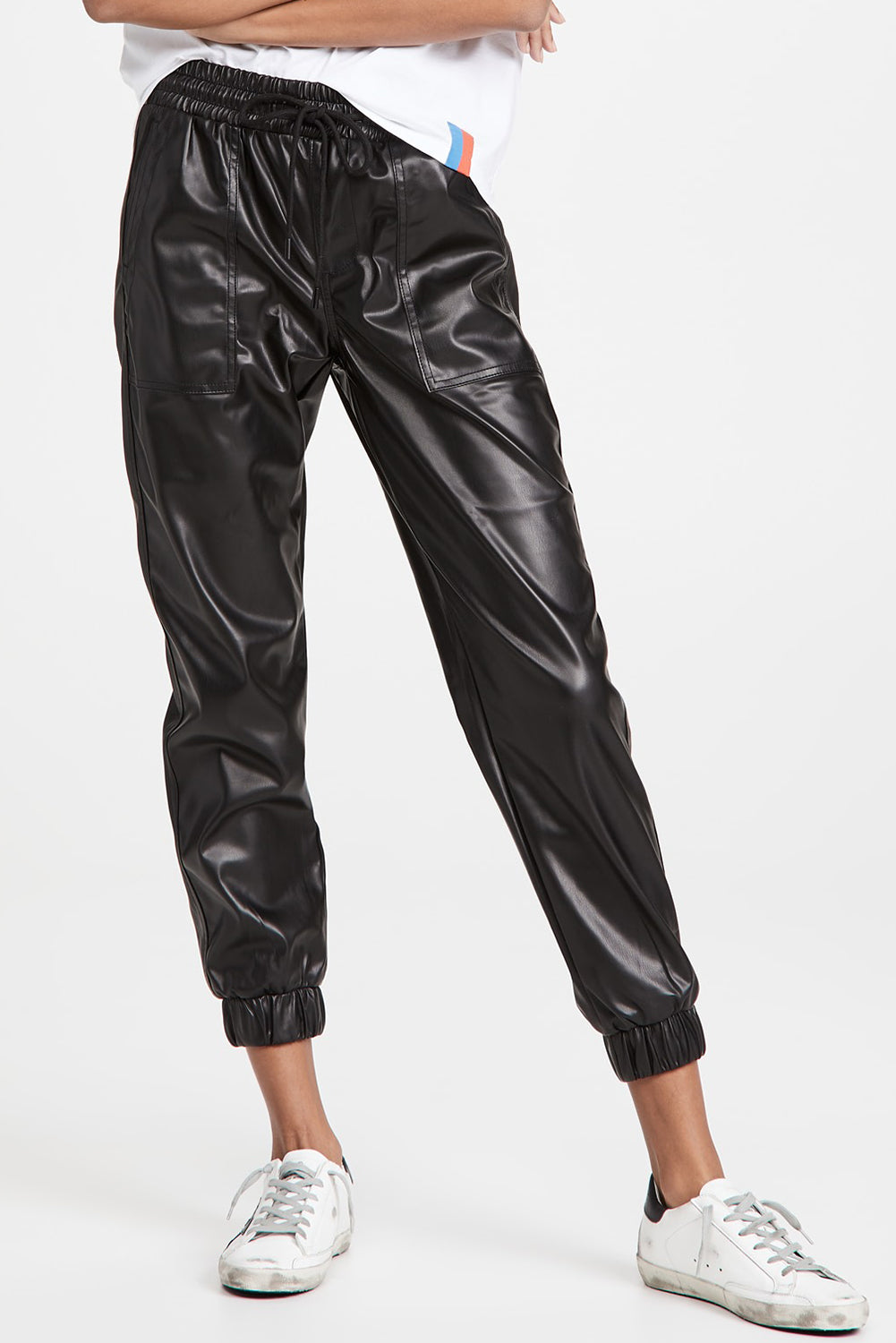 Black Faux Leather Smocked Waist Drawstring Cropped PantsMaterial:100%PU

• Crafted from high-quality black faux leather, these cropped pants exude a sleek and modern appeal, perfect for both casual and dressy outfits.
•