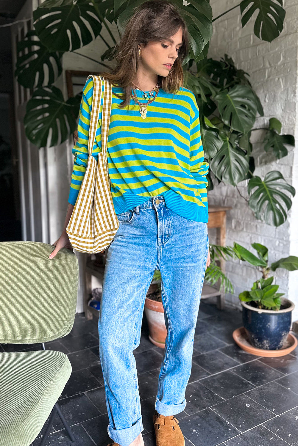 Green Stripe Crew Neck Drop Shoulder Casual SweaterMaterial:100%Viscose



		Timeless striped pattern offers this knitted top a versatile look.
	
	
		This striped sweater is classic with a crew neck.
	
	
		Lo