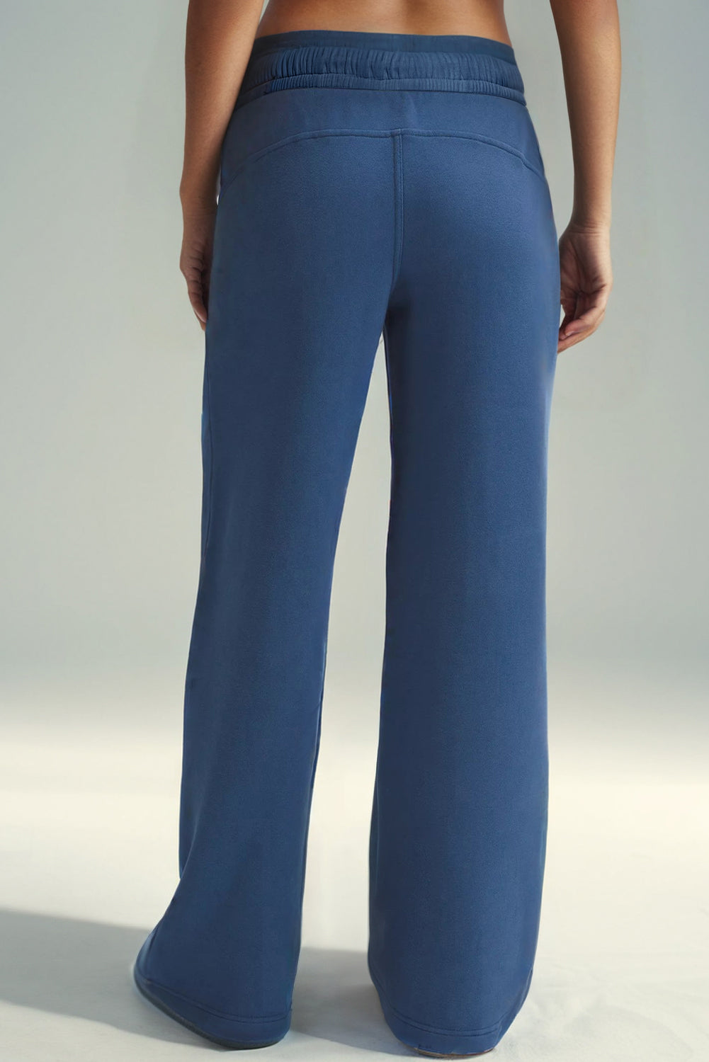 Sail Blue Drawstring High Waist Wide Leg Pocketed PantsMaterial:65%Polyester+35%Cotton

• Crafted from a luxurious sail blue fabric, these drawstring high waist pants offer a unique touch to your casual wardrobe.
• The