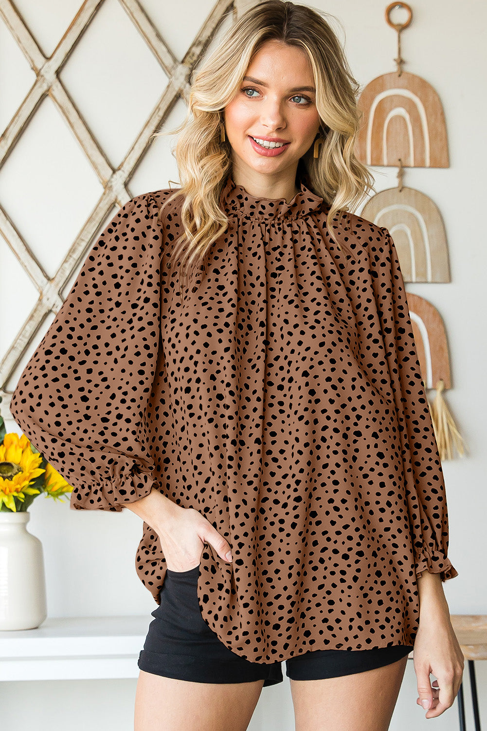 Khaki Leopard 3/4 Ruffle Sleeve Frill Neck BlouseMaterial:100%Polyester



		MOQ: From $39
	
	
		Dropshipping: Place orders at Shewin, and we will ship the merchandise directly to your customers. Our dropship 