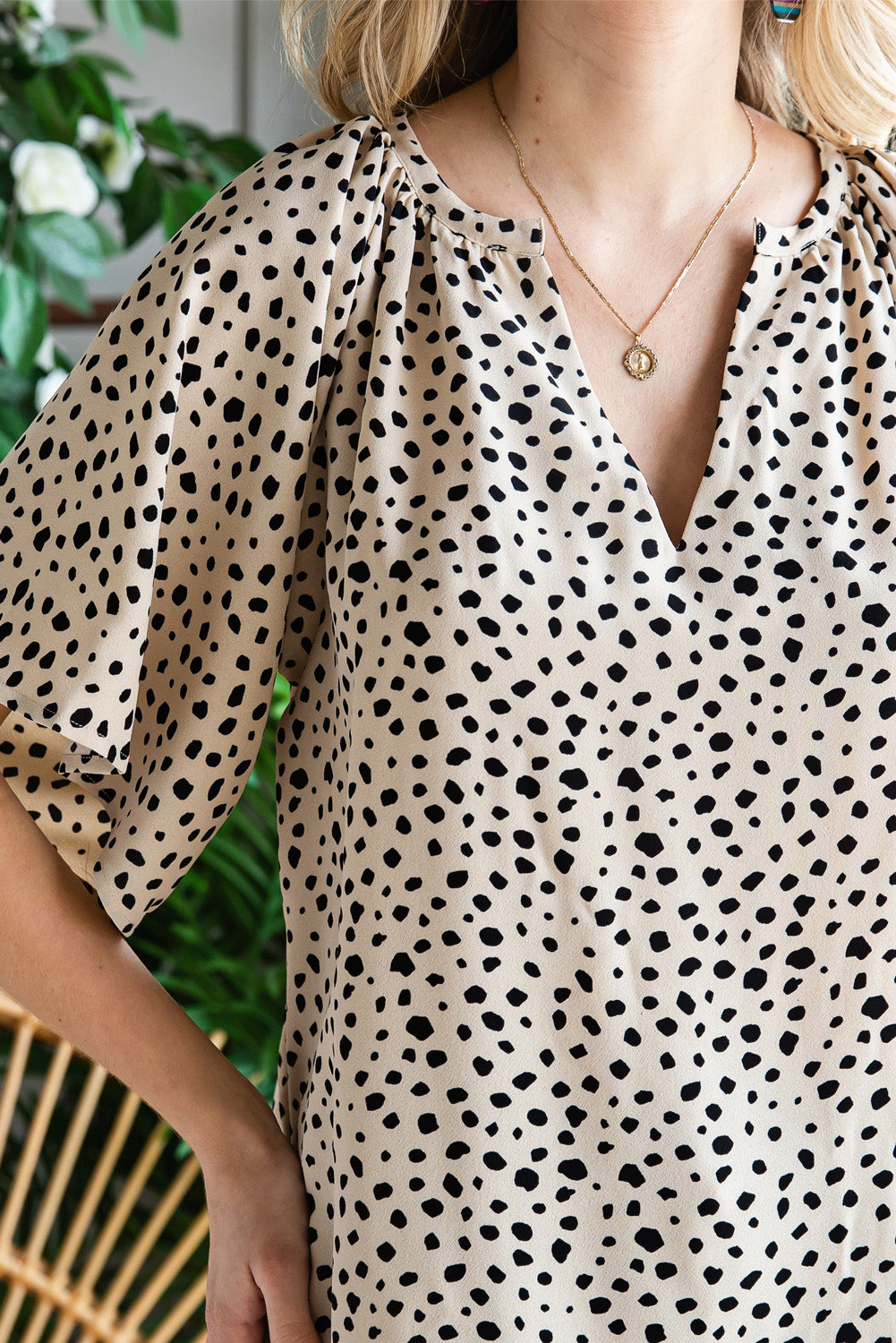 Cheetah Notch V Neck Casual Ruffle Sleeve BlouseMaterial:100%Polyester



		MOQ: From $39
	
	
		Dropshipping: Place orders at Shewin, and we will ship the merchandise directly to your customers. Our dropship 