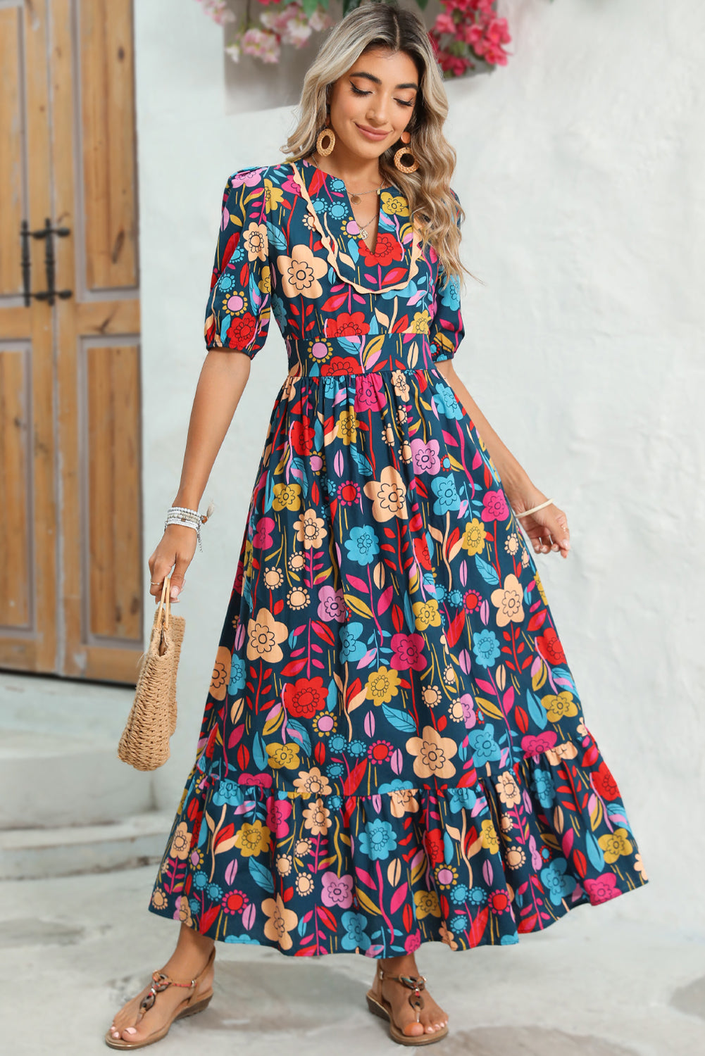 Green Floral Print Split V Neck Puff Sleeve Maxi DressMaterial:100%Cotton



		The dress is made from a soft and breathable fabric, ensuring comfort and a lightweight feel.
	
	
		This maxi dress features a split V 