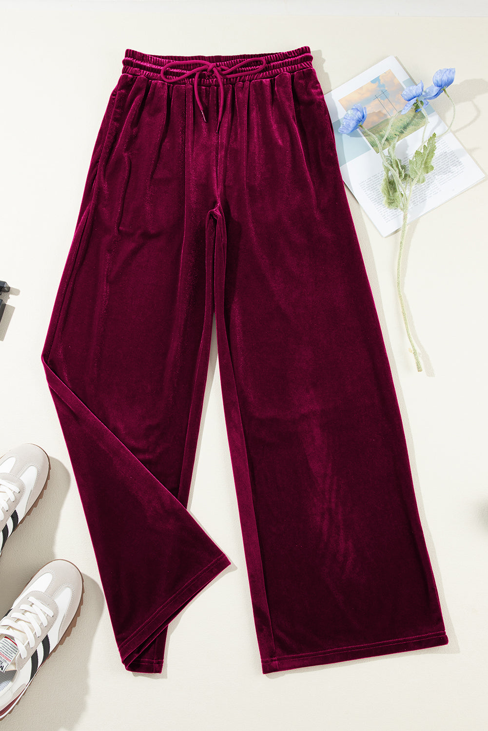 Burgundy Solid Drawstring Waist Wide Leg PantsMaterial:95%Polyester+5%Elastane

• Luxurious burgundy color adds a touch of sophistication to these wide-leg pants, suitable for both casual outings and formal eve