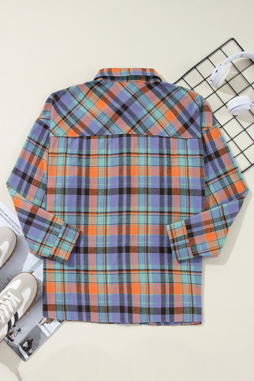 Red Plaid Print Drop Sleeve Loose ShirtMaterial:100%Cotton

• Add a touch of classic charm to your wardrobe with our shirt, featuring a stylish plaid pattern that effortlessly elevates any casual look.
