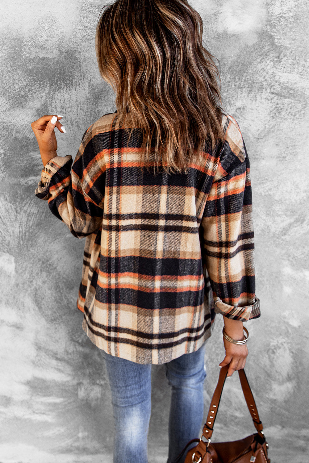 Khaki Plaid Print Casual Button Up Pocket ShacketMaterial:100%Polyester



		Sweet yet rugged plaid details adorn this cozy shirt
	
	
		Designed with a button front, long sleeves, large front pockets &amp; an 