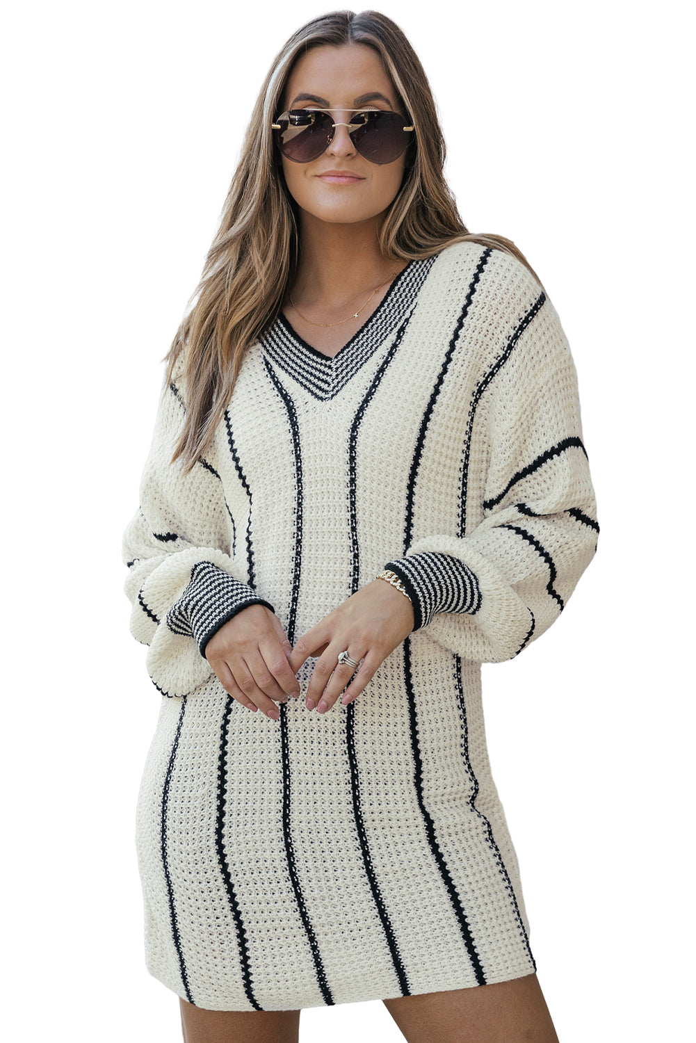 Gray Contrast V Neck Loose Tunic SweaterMaterial:100%Acrylic

• Embrace effortless style in this sweater, perfect for casual chic looks.
• The colorblock design adds a modern touch, while the V-neckline 