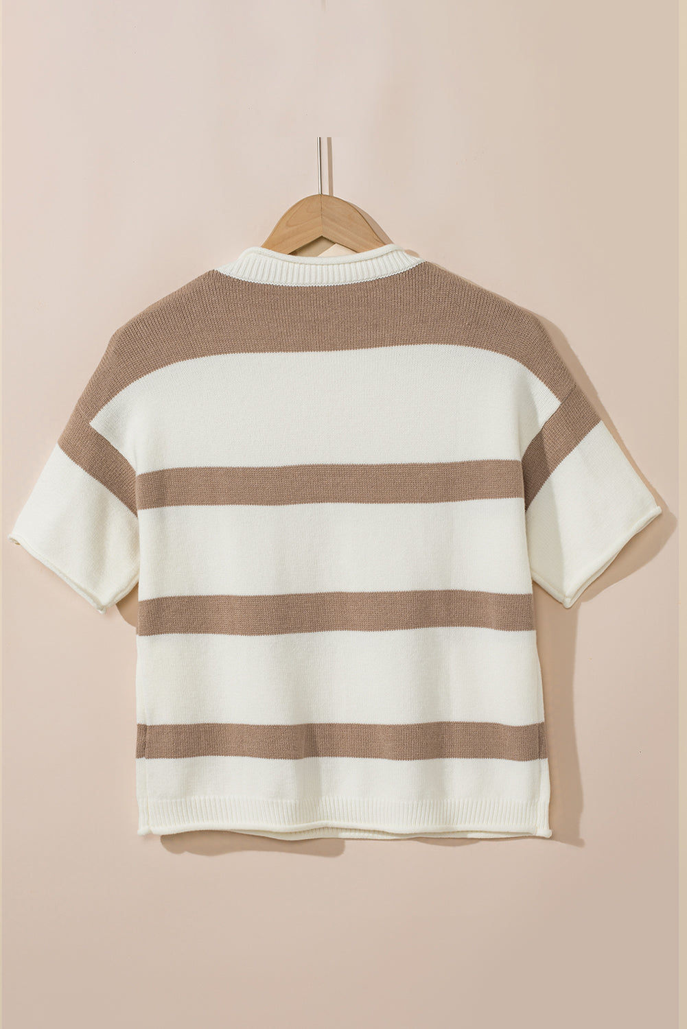 Khaki Striped Drop Shoulder Knitted TopMaterial:50%Viscose+28%Polyester+22%Polyamide

• Effortlessly stylish and comfortable, this striped top blends a casual vibe with a touch of sophistication, perfect