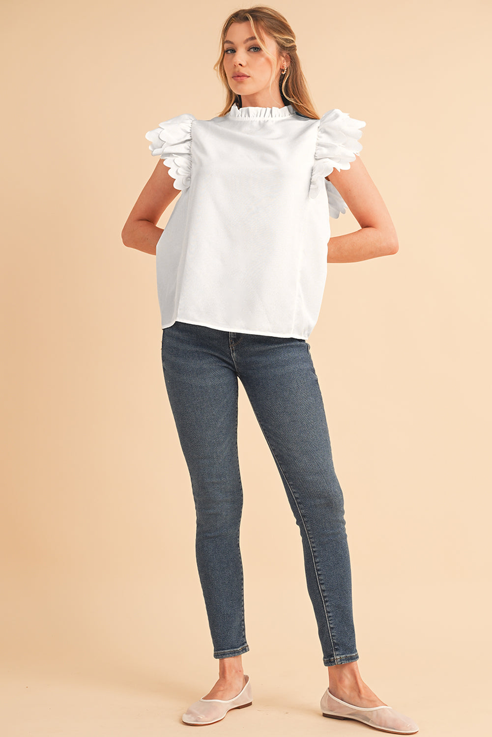 White Solid Color Scalloped Ruffle Sleeve BlouseMaterial:100%Polyester



		The blouse is a chic and feminine top featuring delicate scalloped edges and ruffle sleeves, adding a touch of elegance to your outfit.