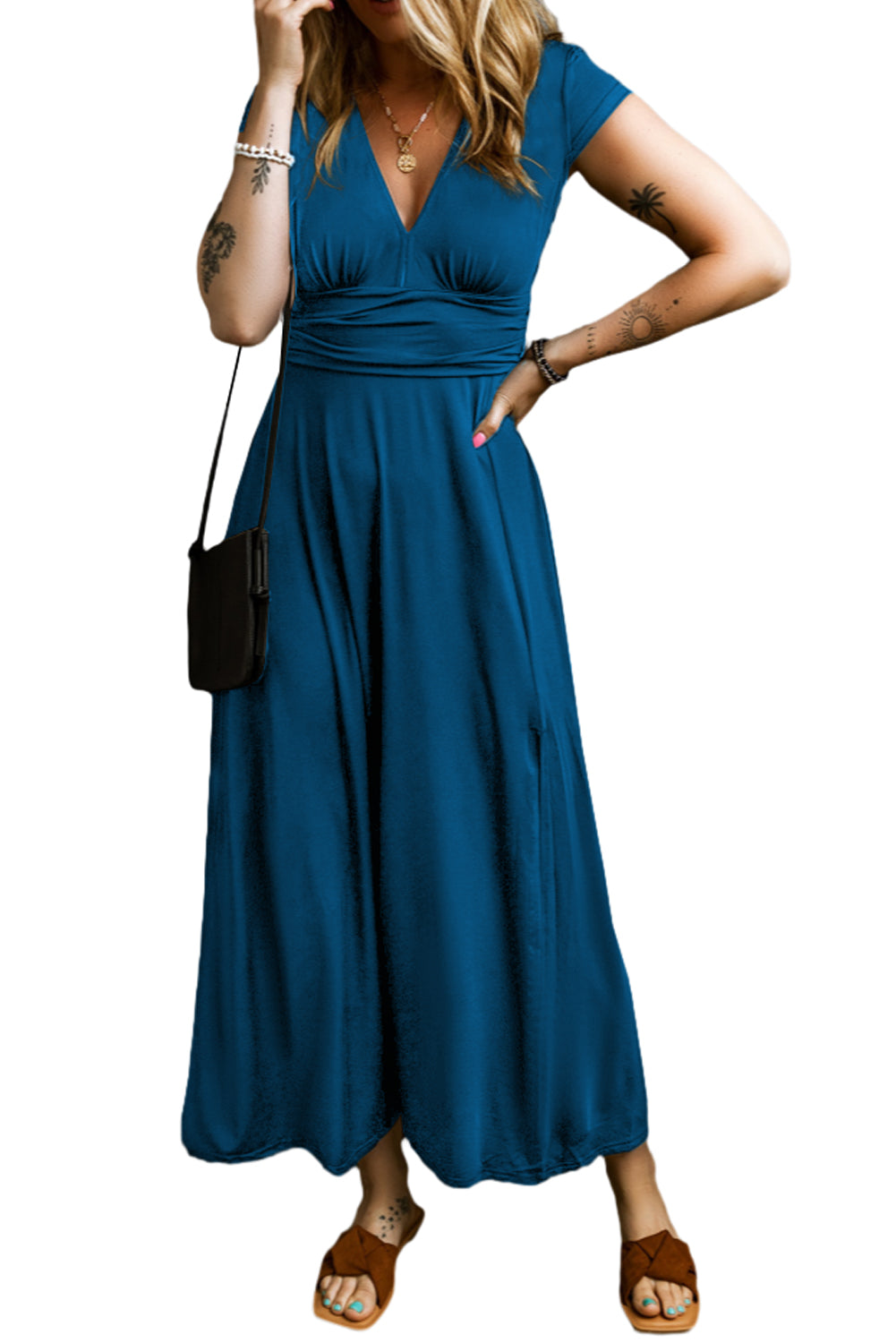 Peacock Blue Deep V Neck Ruched High Waist Midi DressMaterial:65%Polyester+30%Viscose+5%Elastane



		This concise long dress is versatile and suitable for various occasions. 
	
	
		The trendy high-waist look is e