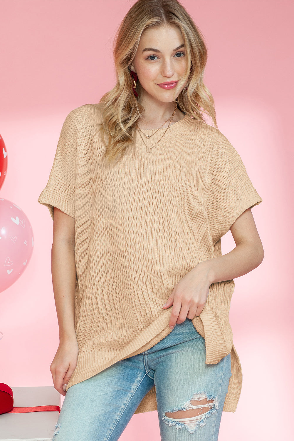 Apricot Side Slit Short Sleeve Oversized SweaterMaterial:55%Acrylic+45%Cotton



		The sweater is a comfortable and chic addition to your wardrobe. Made from breathable, lightweight, and stretchy knitted fabric,