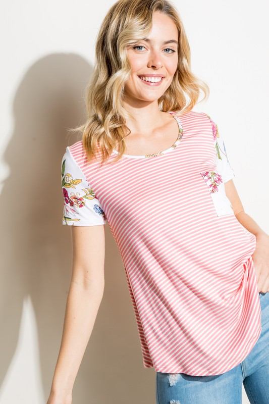 STRIPE FLORAL MIX SHORT SLEEVE TOPPIN STRIPE AND FLORAL MIXED SHORT SLEEVE ROUND NECK TOP- Model is 5' 8" 31-24-35 and wearing a Small- 95% RAYON, 5% SPANDEX - MADE IN USA
Style: Casual
Print / Patte