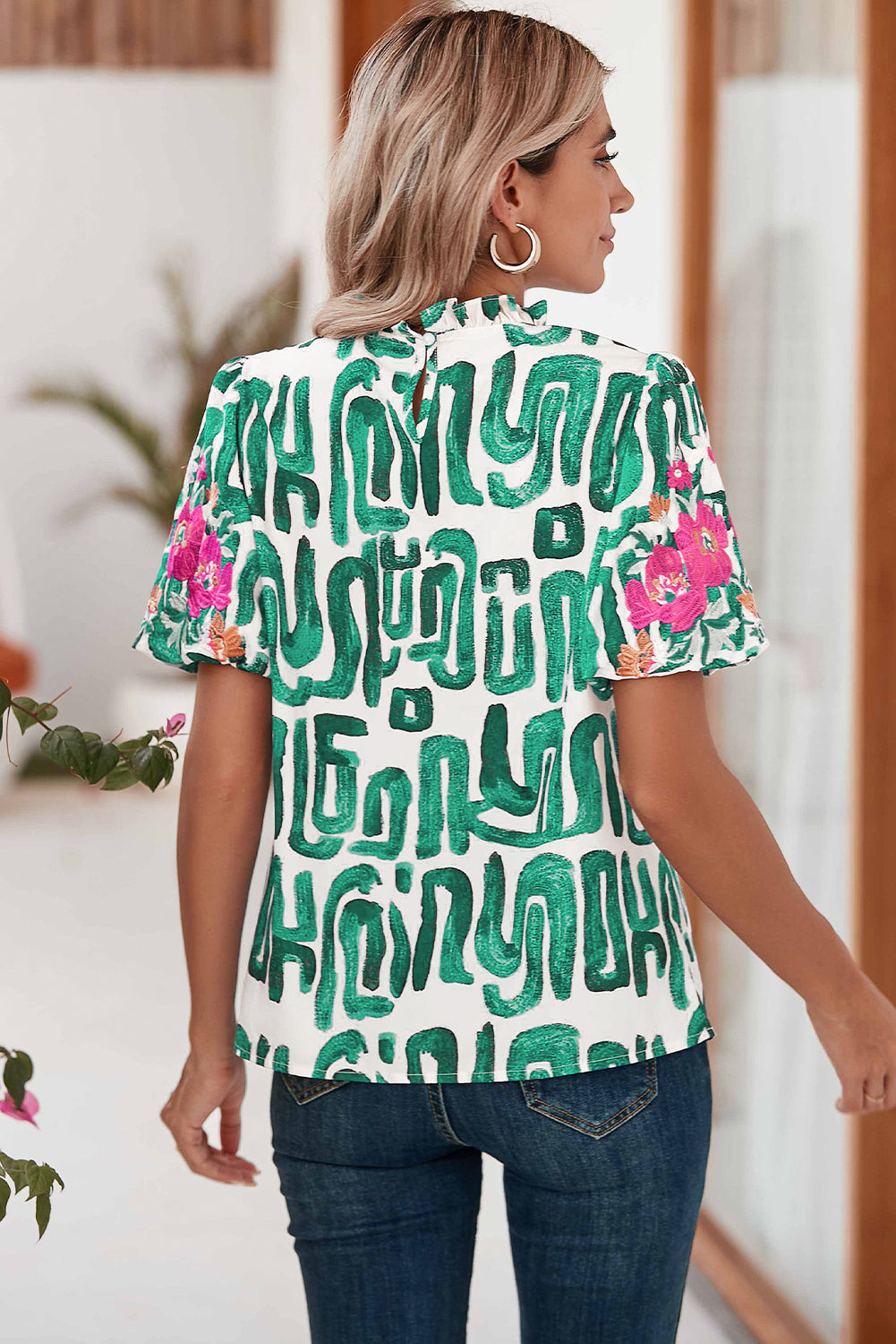 Blackish Green Abstract Floral Print Frilled Neck Puff Sleeve BlouseMaterial:100%Polyester



		Made from breathable, lightweight, and stretchy fabric, it's friendly against your skin and perfect for any occasion. 
	
	
		It's a 