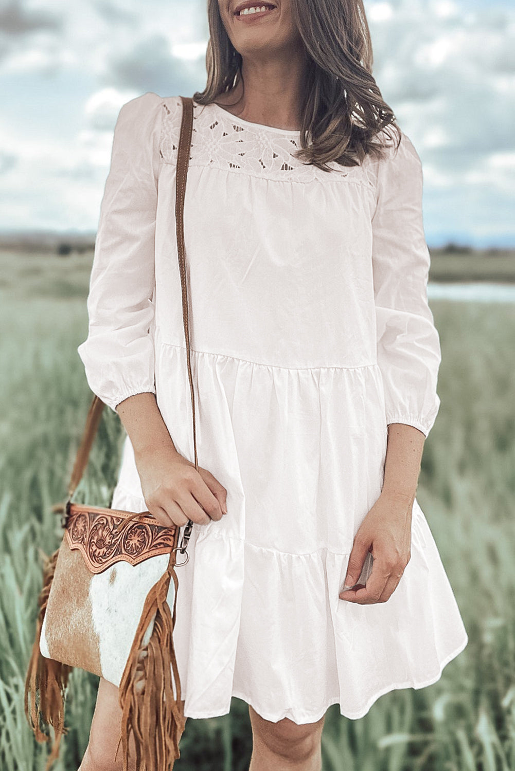 White Floral Lace Yoke Patchwork Bracelet Sleeve Tiered Mini DressMaterial:50%Cotton+50%Lyocell

• Delicate white floral lace adorns the yoke and sleeves, exuding femininity and elegance, perfect for a romantic date night or a spe