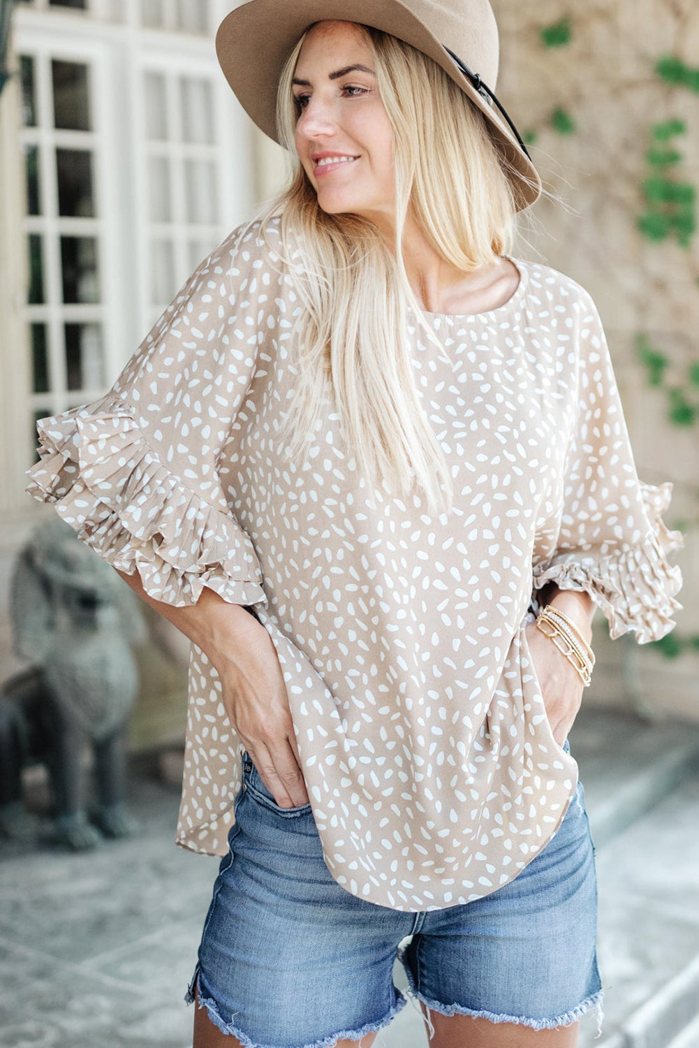 Khaki Spotted Print Loose Fit Ruffle Sleeve BlouseMaterial:100%Polyester



		The blouse is designed with a loose fit, which means it has a relaxed and comfortable silhouette.
	
	
		The ruffles add a feminine a