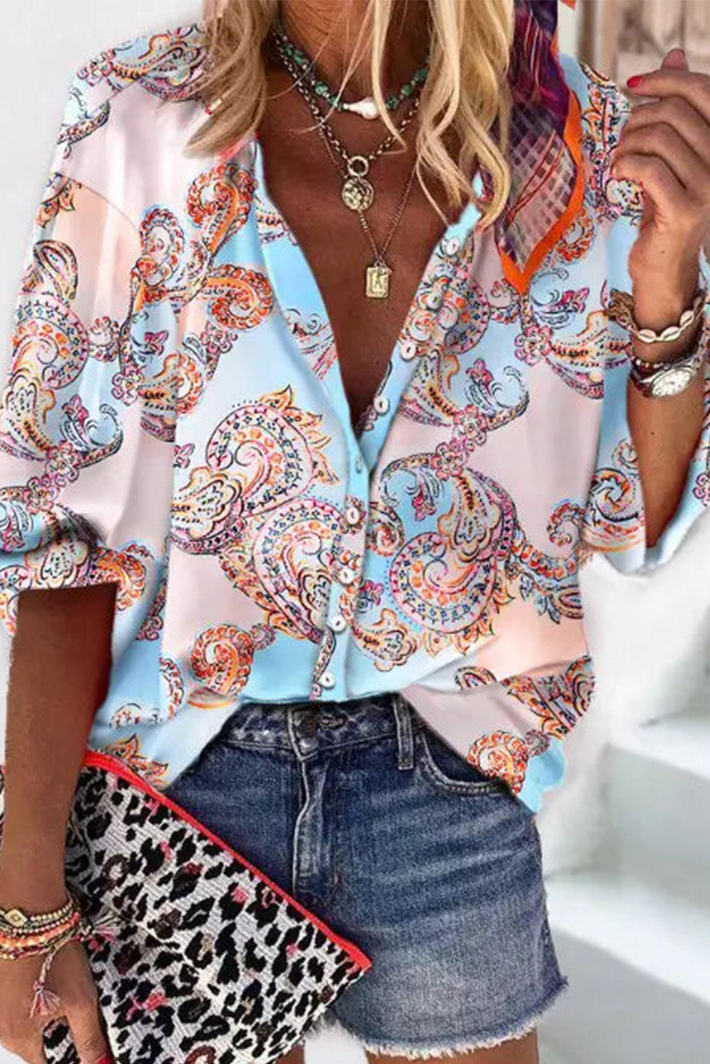 Sky Blue Boho Paisley Print Lantern Sleeve Button-Down BlouseMaterial:95%POLYESTER+5%ELASTANE



		This chic boho blouse is one item you won't want to miss
	
	
		Featured with lantern sleeves, buttons, and superior fabric