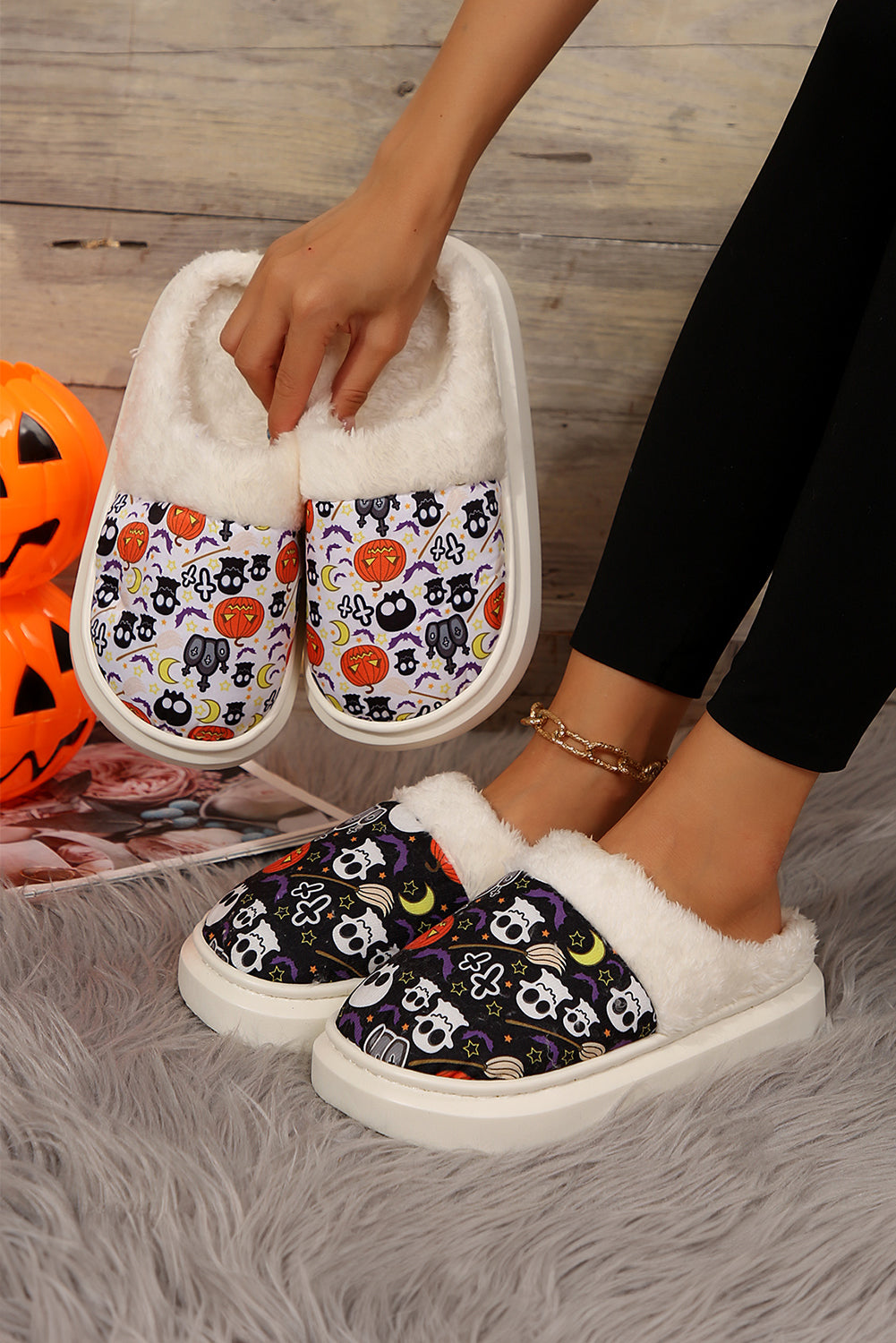 White Halloween Pumpkin Ghost Print Plush Home Slippers• Luxuriously soft and cozy, these plush home slippers feature a charming Halloween pumpkin ghost print, perfect for adding a festive touch to your loungewear.
• Th