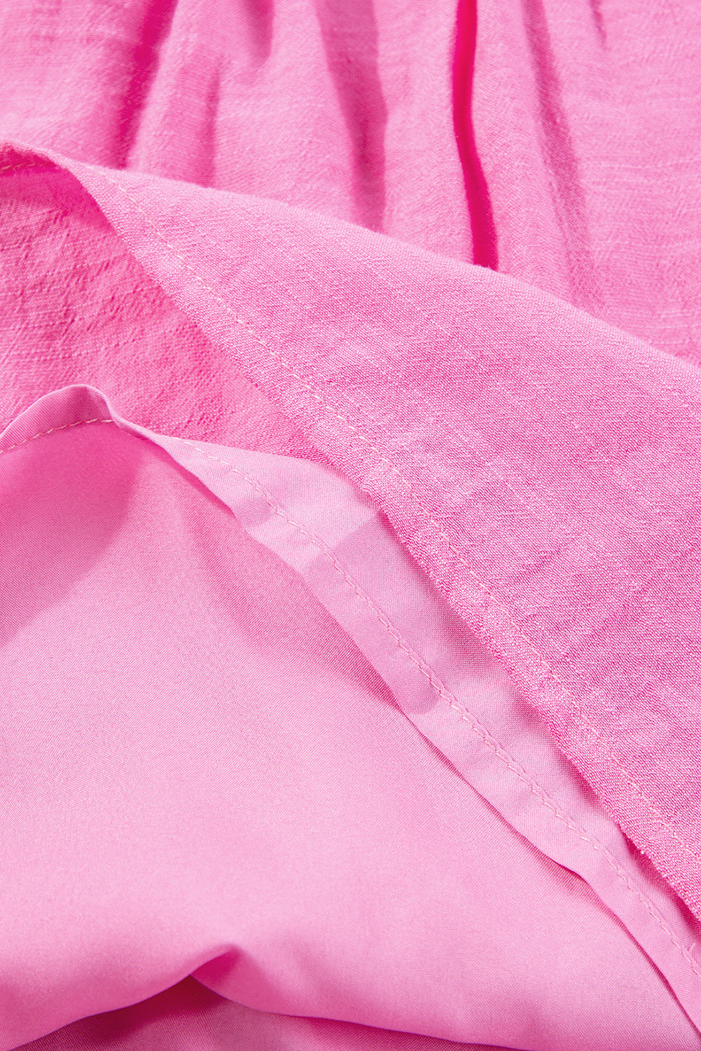 Bright Pink Frill V Neck Splicing Pleated BlouseMaterial:65%Viscose+35%Polyester



		Elevate your wardrobe with our blouse, a versatile and stylish piece that exudes sophistication and charm.
	
	
		This blou