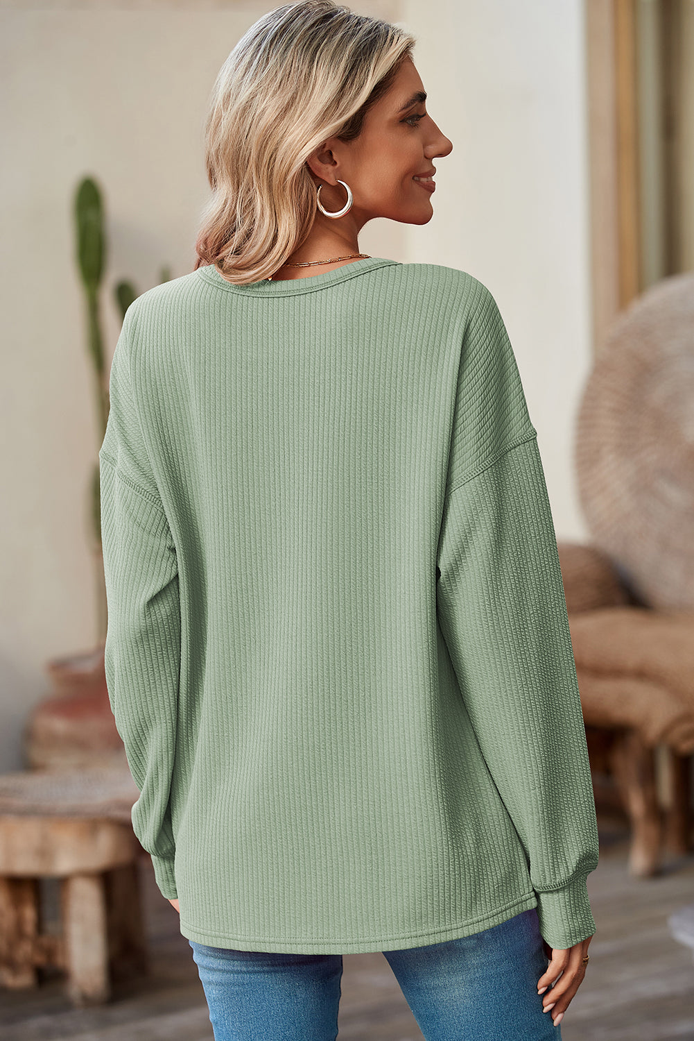 Clearly Aqua Pocketed Ribbed Long Sleeve TopMaterial:95%Polyester+5%Elastane

• Elevate your casual look with the top, blending comfort with style effortlessly.
• Crafted with a rib-knit design, this top off