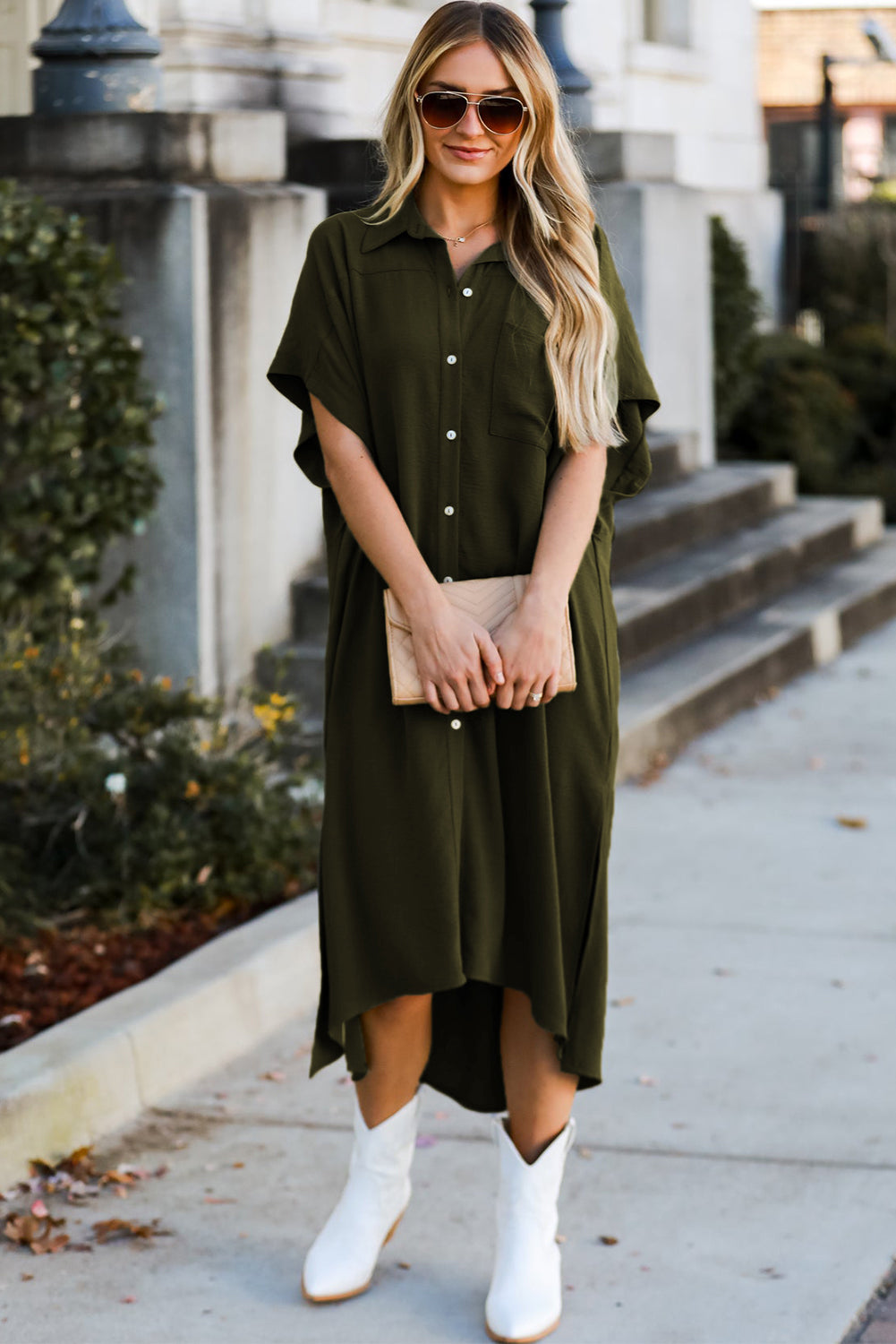 Jungle Green Loose High Low Side Slits Short Sleeve Shirt DressMaterial:100%Polyester


	

			This dress is designed to be friendly to any shape, offering a relaxed fit and comfortable wear.
		
		
			Featuring a collared n