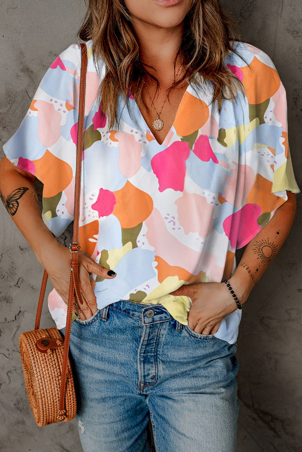 Multicolor Abstract Print Flutter Sleeve V Neck BlouseMaterial:100%Polyester



		Flutter sleeves for a feminine touch.
	
	
		V-neckline adds a flattering silhouette.
	
	
		Lightweight and breathable fabric for 