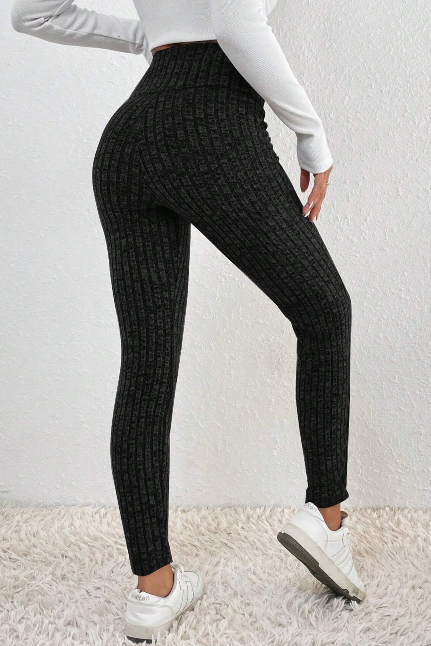 Gray Wide Waistband Ribbed Textured Knit LeggingsMaterial:95%Polyester+5%Elastane



		This high waist leggings designed in a skinny flattering fit
	
	
		It’s easy to pull on and elastic comfy to wear
	
	
	