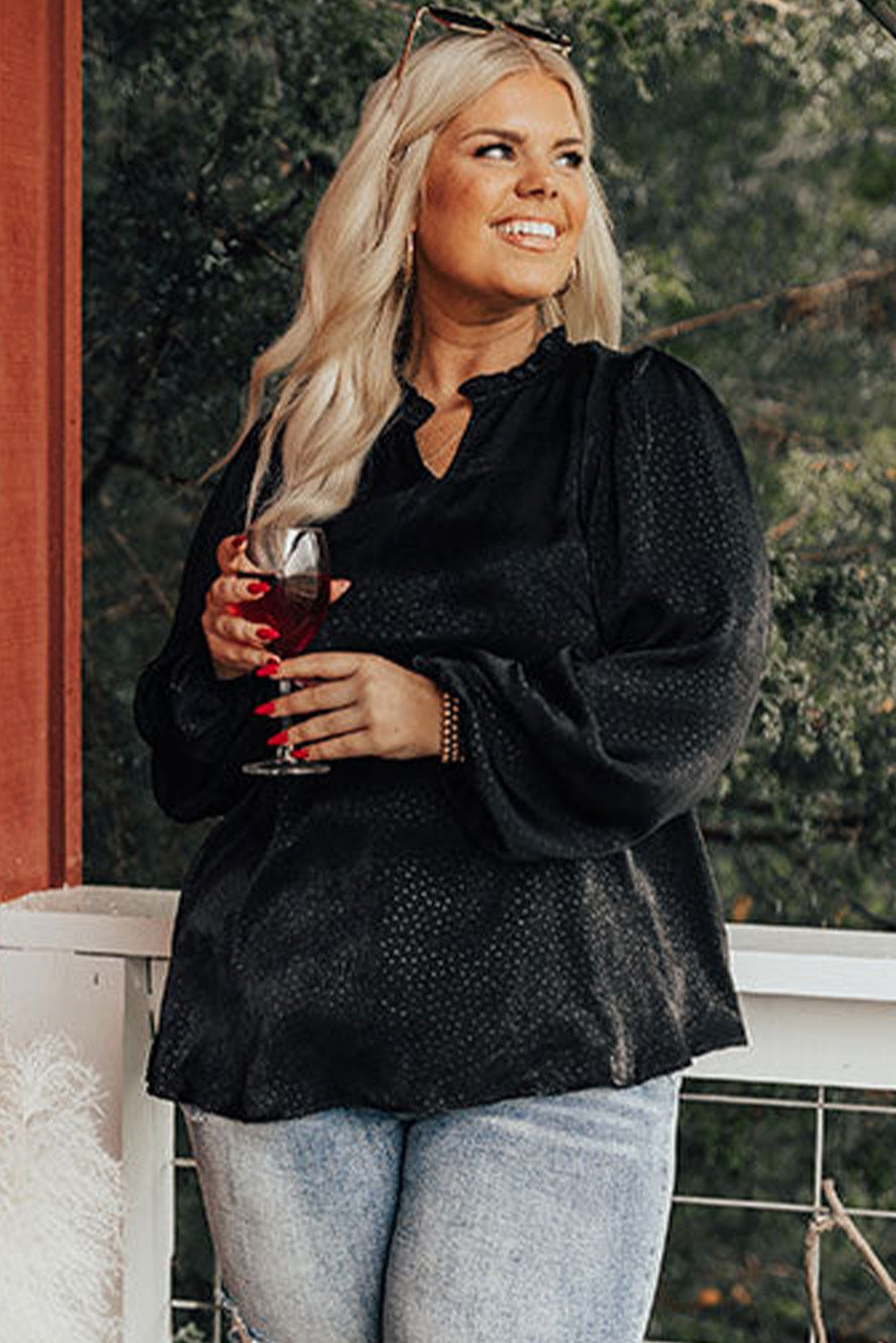 Black Plus Size Leopard Print Frill Notch V Neck BlouseMaterial:100%Polyester



		This leopard blouse creates a bold and fashionable statement.
	
	
		Designed for plus sizes, ensuring a comfortable and flattering f