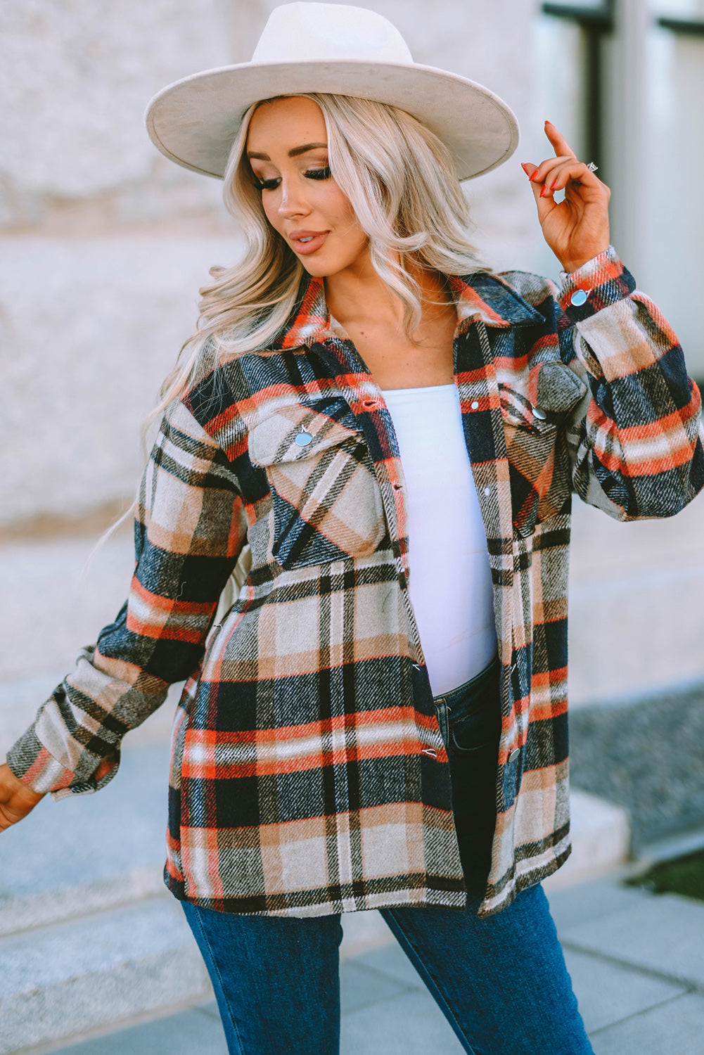 Khaki Plaid Print Casual Button Up Pocket ShacketMaterial:100%Polyester



		Sweet yet rugged plaid details adorn this cozy shirt
	
	
		Designed with a button front, long sleeves, large front pockets &amp; an 