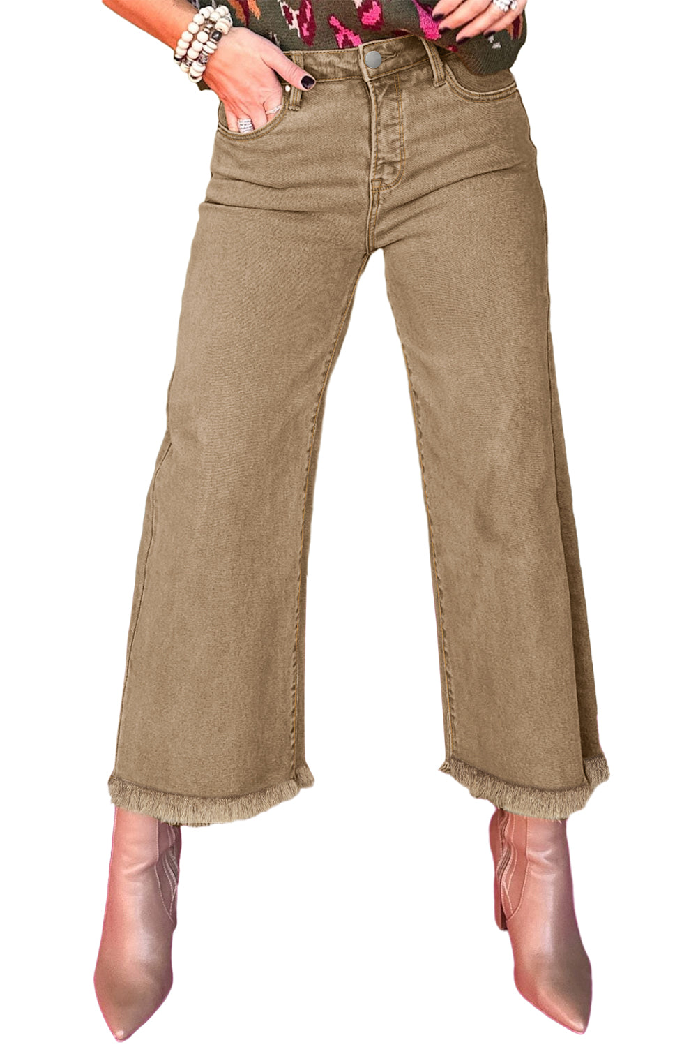 Light French Beige Acid Washed High Rise Cropped JeansMaterial:50%Cotton+26%Polyester+22%Lyocell+2%Elastane



		Step into style with these fashionable women's jeans, featuring a frayed edge look that adds a touch of 