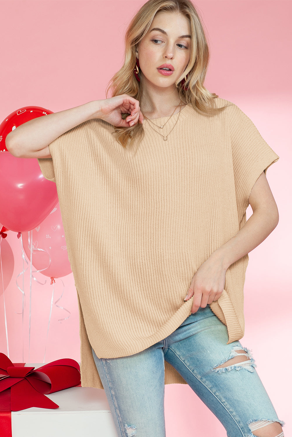 Apricot Side Slit Short Sleeve Oversized SweaterMaterial:55%Acrylic+45%Cotton



		The sweater is a comfortable and chic addition to your wardrobe. Made from breathable, lightweight, and stretchy knitted fabric,