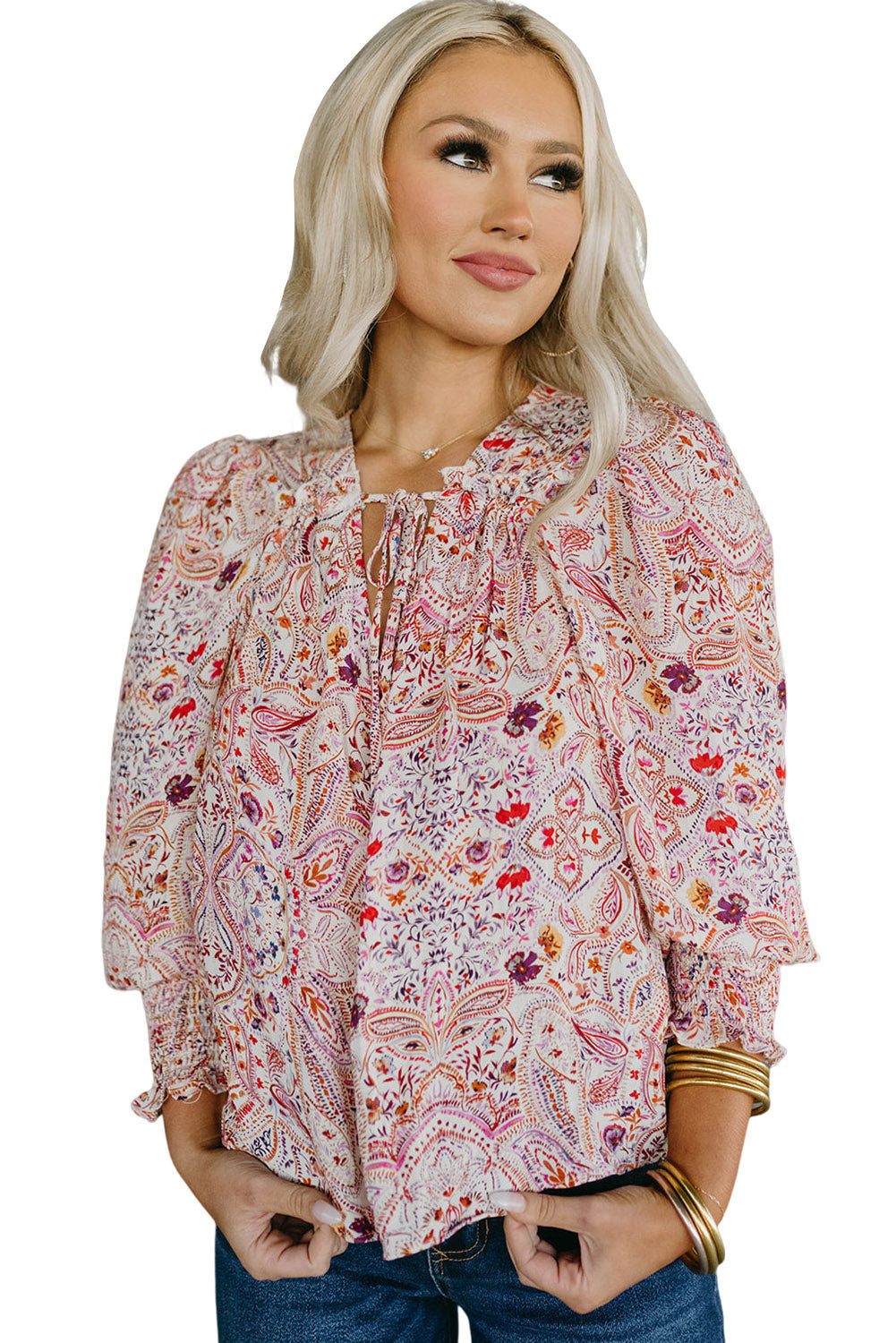 Red Boho Paisley Print Shirred Cuffs BlouseMaterial:100%Polyester



		The print is both elegant and playful, perfect for those who want to embrace their free-spirited side.
	
	
		The shirred cuffs on th