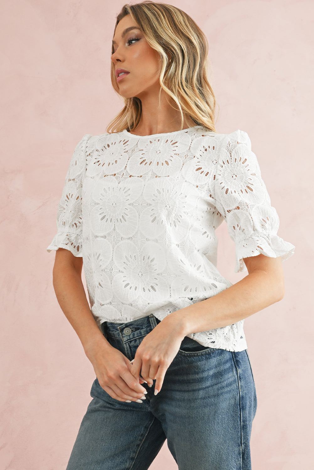 Black Flower Eyelet Jacquard Keyhole Back Puff Sleeve TopMaterial:70%Cotton+30%Polyamide

• Elevate your wardrobe with the top, featuring intricate eyelet detailing and elegant puff sleeves for a touch of sophistication. 