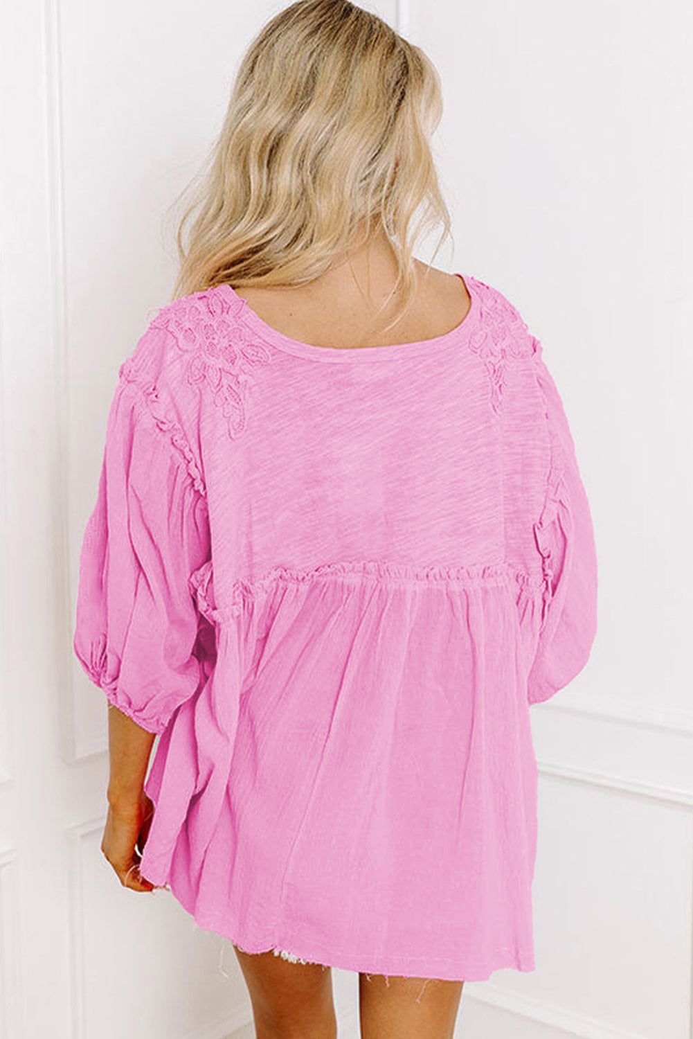 Pink Bracelet Sleeve Frill Detail Babydoll BlouseMaterial:100%Cotton

• Delicate pink lace accents add a touch of elegance to this babydoll blouse, perfect for a charming look.
• The bracelet sleeves provide a st