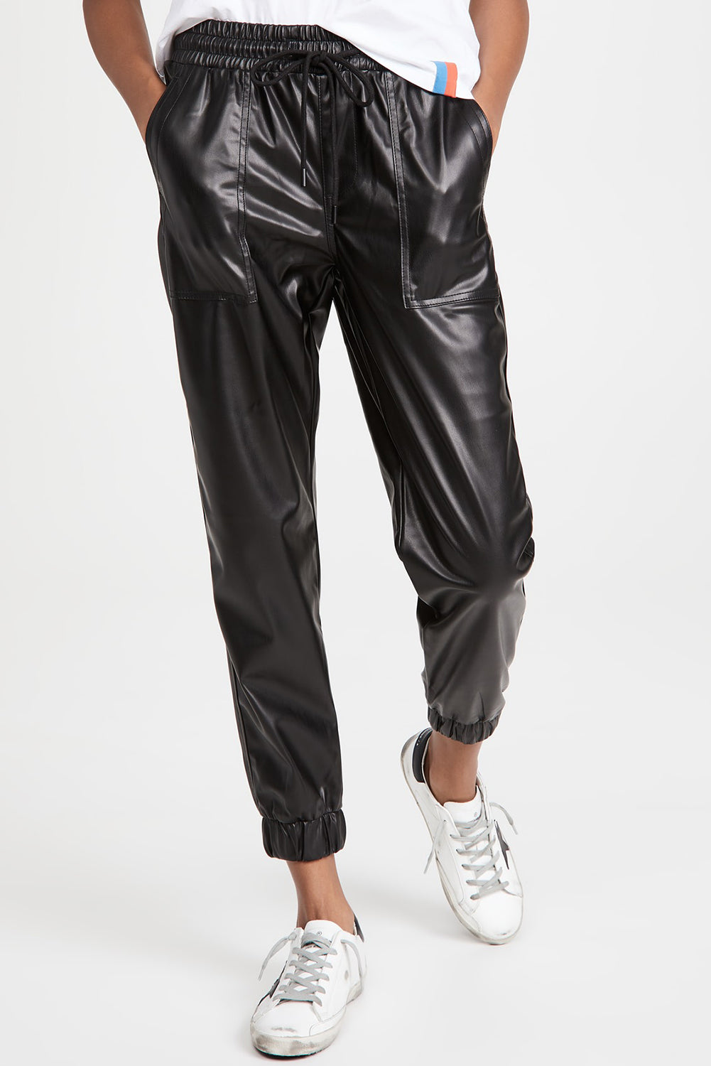 Black Faux Leather Smocked Waist Drawstring Cropped PantsMaterial:100%PU

• Crafted from high-quality black faux leather, these cropped pants exude a sleek and modern appeal, perfect for both casual and dressy outfits.
•