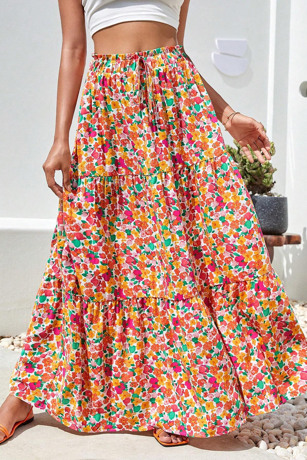 Yellow Boho Floral Print Tiered Maxi SkirtMaterial:100%Polyester

• Embrace the sunshine with this skirt, featuring a vibrant yellow hue that exudes positivity and joy, perfect for vacation adventures. 
• 