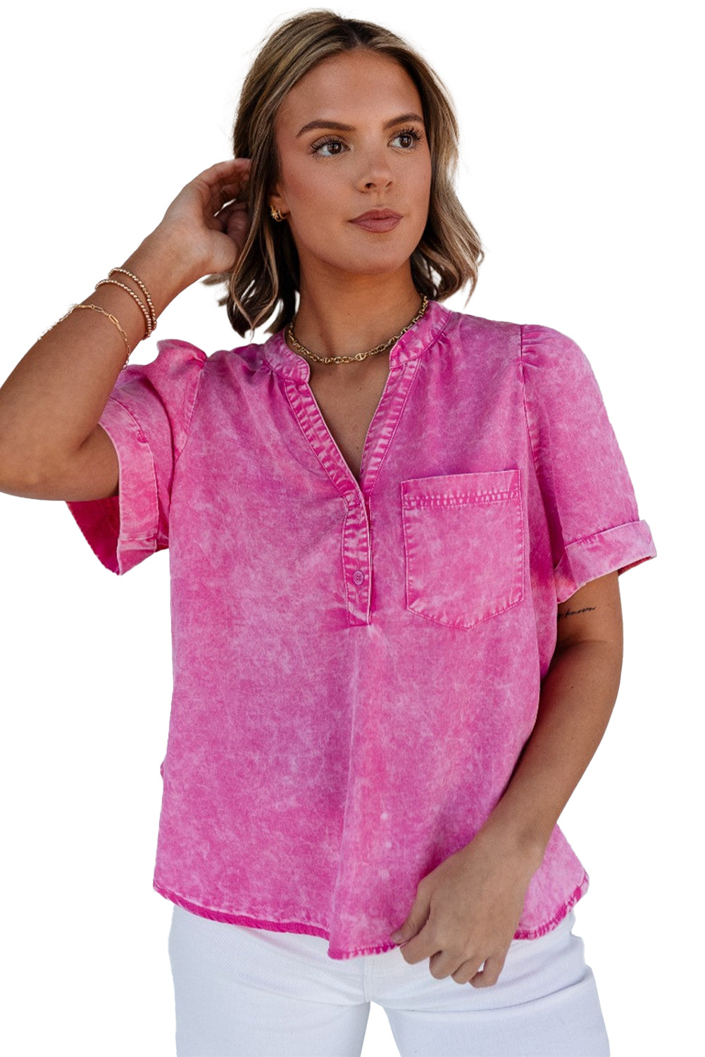 Bright Pink Mineral Wash Split Neck Pocket Patched Denim BlouseMaterial:100%Lyocell

• Stand out in style with this eye-catching bright pink mineral wash denim blouse featuring a split neck design and unique pocket patches for 