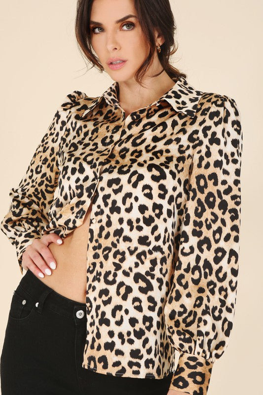 Satin leopard blouse- Satin leopard blouse- Pattern type : leopard pattern- Neck line : shirt collar- Sleeve type : regular sleeves- Sleeve length : long sleeves- Stretch : no stretch- 