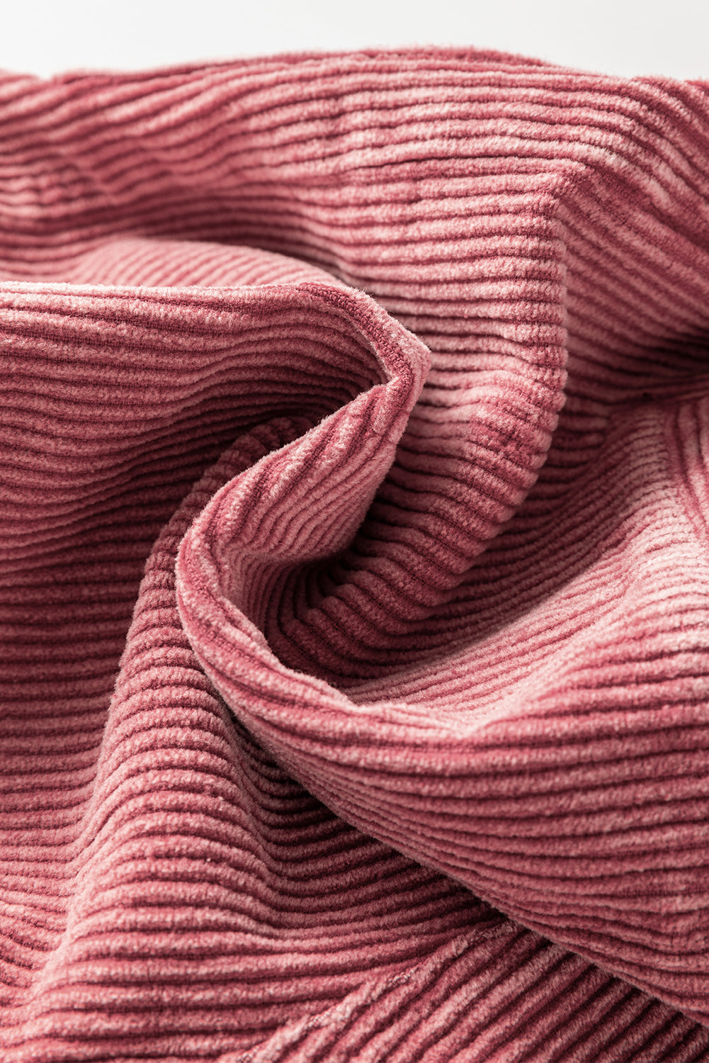 Rose Pink Vintage Mineral Wash Pockets Corduroy ShortsMaterial:100%Cotton



		These corduroy shorts are a timeless and chic addition to your wardrobe with their mineral wash hue. 
	
	
		They feature pockets in the