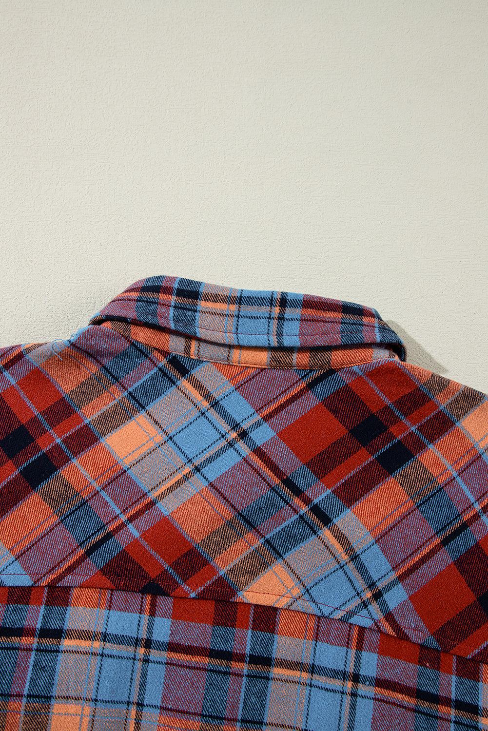 Red Plaid Print Drop Sleeve Loose ShirtMaterial:100%Cotton

• Add a touch of classic charm to your wardrobe with our shirt, featuring a stylish plaid pattern that effortlessly elevates any casual look.
