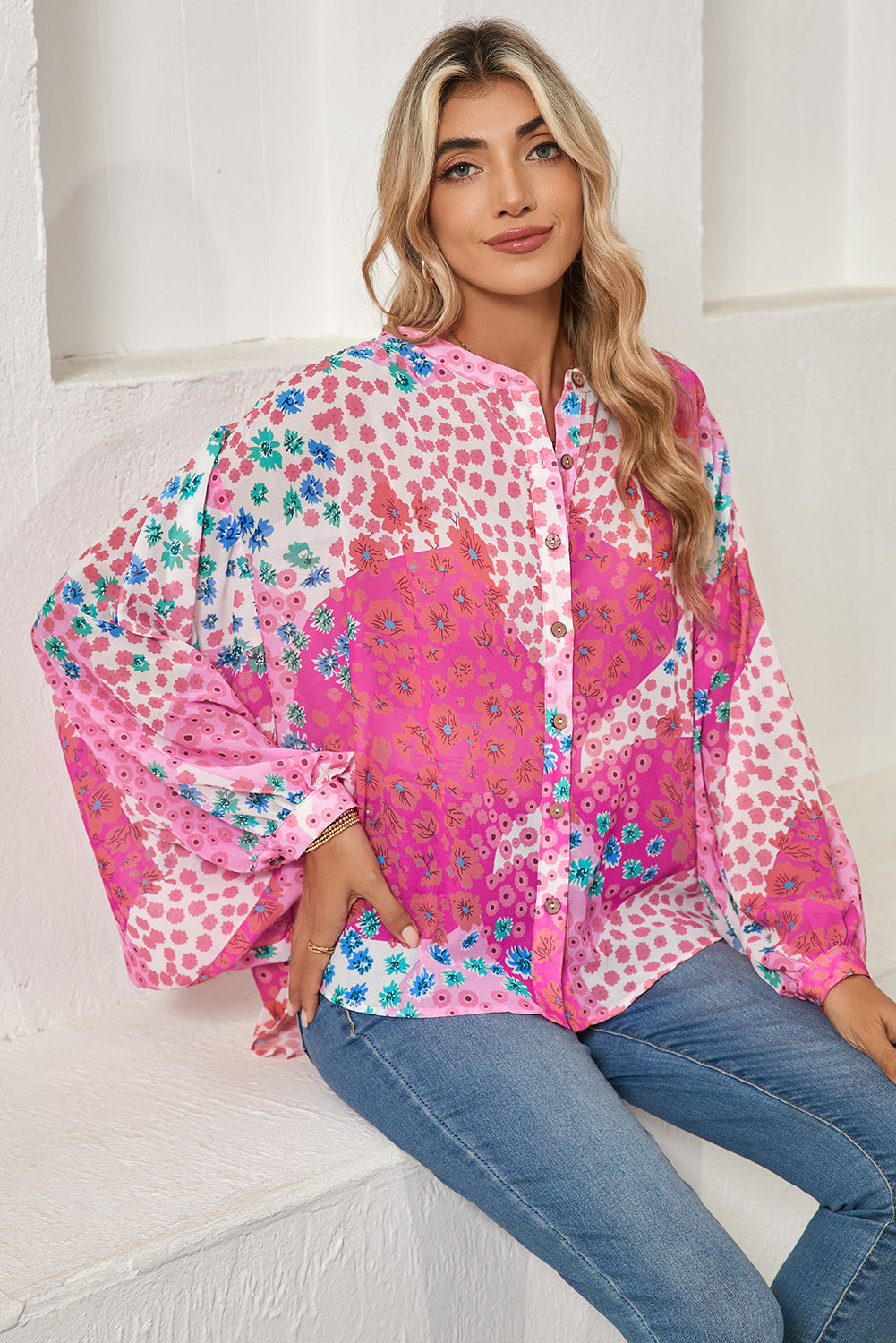 Rose Red Floral Print Dolman Sleeve BlouseMaterial:100%Polyester



		This blouse combines a beautiful floral print with colorblock panels for a touch of modern flair. 
	
	
		The dolman sleeves add a re